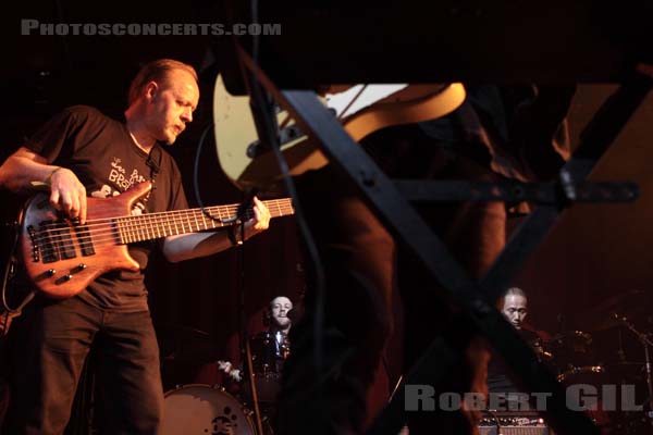 ACID MOTHERS TEMPLE - 2010-06-03 - PARIS - Cabaret Sauvage - 